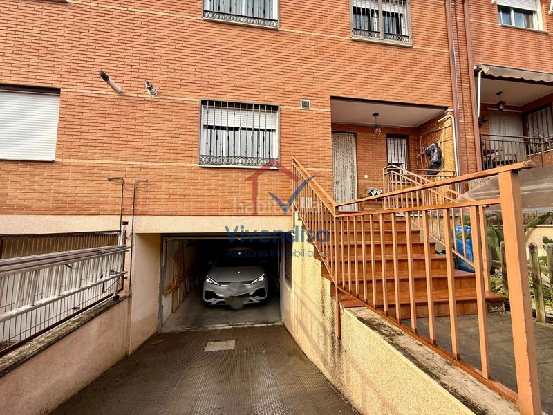 Foto 9bf0bfd9-a281-456c-ac66-9695a58ef42d. Casa adossada amb calefacció aparcament a Chiloeches