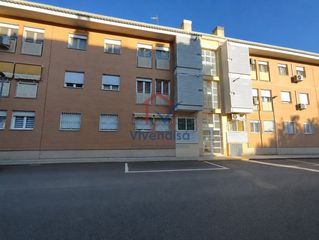 Appartement  Libertad. Piso impecable con garaje y trastero en centro de cabanillas