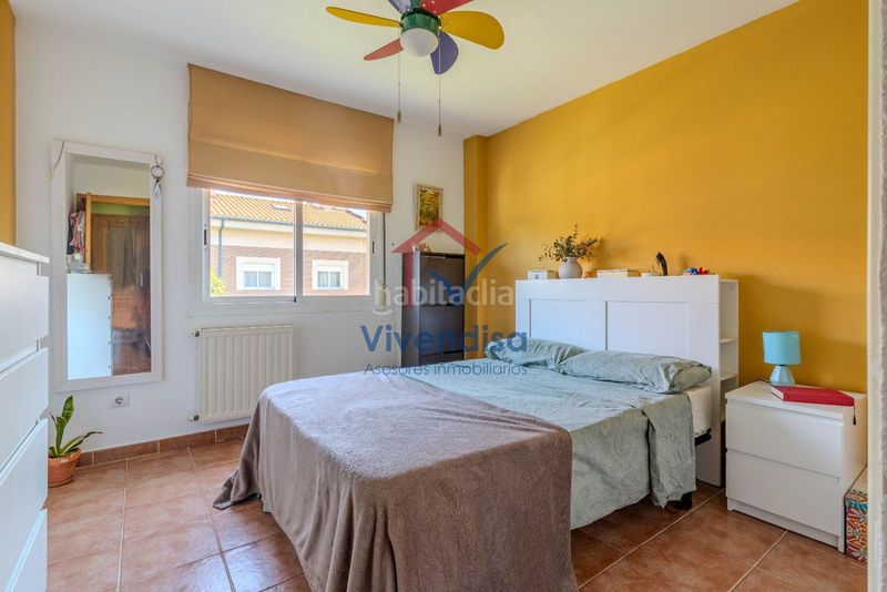 Foto bce38b08-457a-409c-bcef-beada1813ce8. Casa adossada amb calefacció aparcament a Alovera