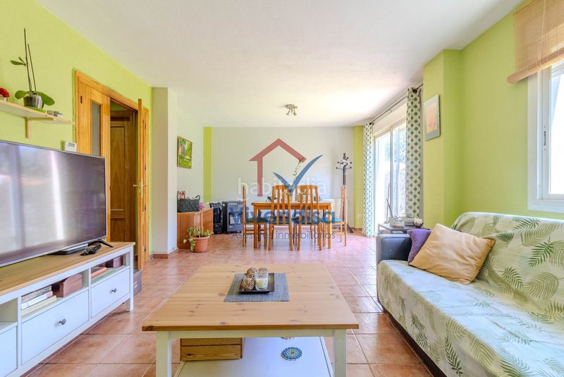 Foto e3f46c05-fed9-49a9-b3ce-43faa5279d26. Casa adossada amb calefacció aparcament a Alovera