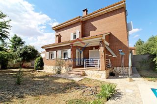 Xalet  Ribera. Chalet independiente con piscina