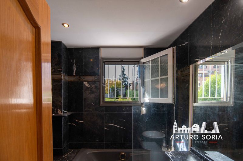 Foto 071aaa61-2604-49a3-8080-6071cbffeeac. Rent duplex with heating parking pool in Concepción Madrid