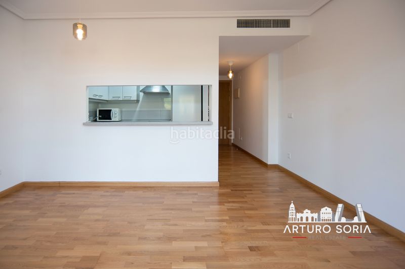 Foto 497fe7f7-befd-4e63-ba7d-2485ce521fe0. Lloguer pis amb calefacció aparcament piscina a Costillares Madrid