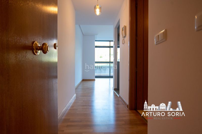 Foto 5232e8d4-091e-411d-80a8-5ea034334372. Lloguer pis amb calefacció aparcament piscina a Costillares Madrid