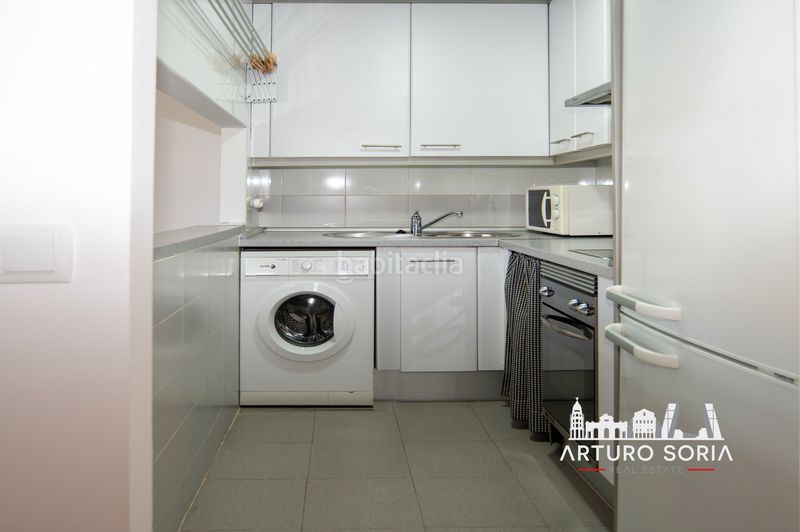 Foto 9a75f44d-3458-43a3-a91d-33cd913d09a3. Lloguer pis amb calefacció aparcament piscina a Costillares Madrid