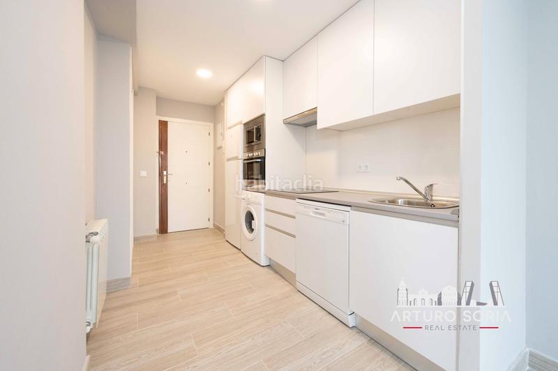Foto cbe8f4e4-4d10-4307-8bea-0cd9611fdba3. Alquiler piso en San Juan Bautista Madrid