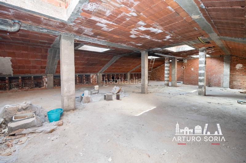 Foto 64a4af6d-e3a4-421b-a6bf-523a45c641f2. Zweistöckige wohnung mit kamin pool in Colina Madrid