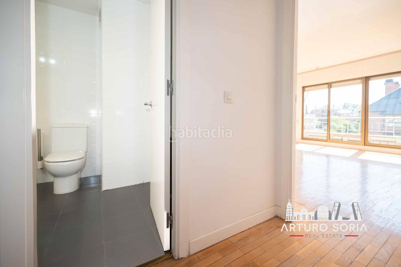 Foto 80078477-6608-4039-851f-dcf7c328f469. Zweistöckige wohnung mit kamin pool in Colina Madrid