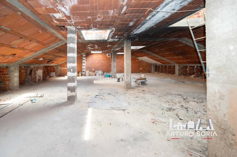 Foto 834652b5-a3a3-43a7-8816-2be23337e210. Zweistöckige wohnung mit kamin pool in Colina Madrid