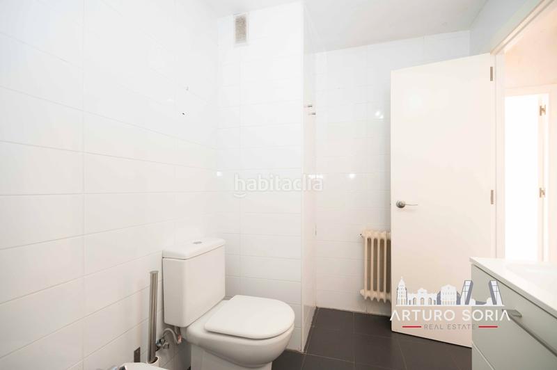 Foto 92622275-1ab9-449a-8e09-1a89dd045833. Zweistöckige wohnung mit kamin pool in Colina Madrid