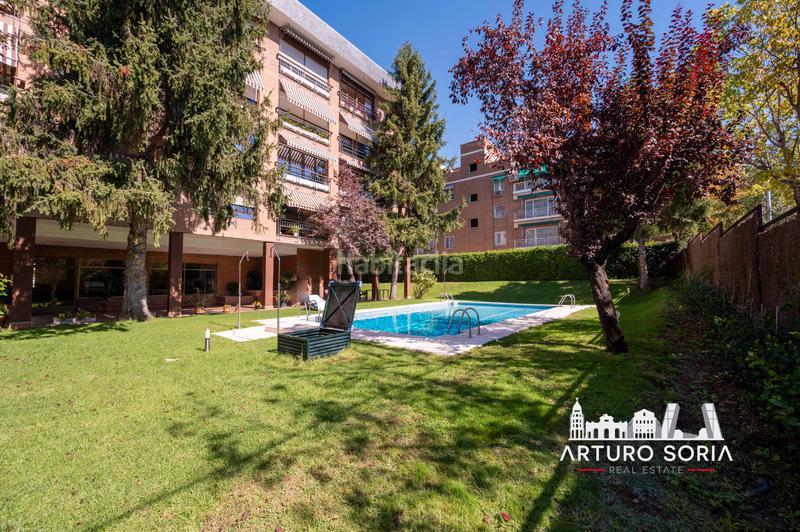 Foto a3b2a90d-ad97-47f7-93df-3a5ad30acadf. Zweistöckige wohnung mit kamin pool in Colina Madrid