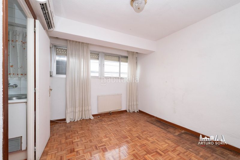 Foto 0d1fb850-56b3-4dcb-966a-9207297ae162. Flat with heating in Apóstol Santiago Madrid