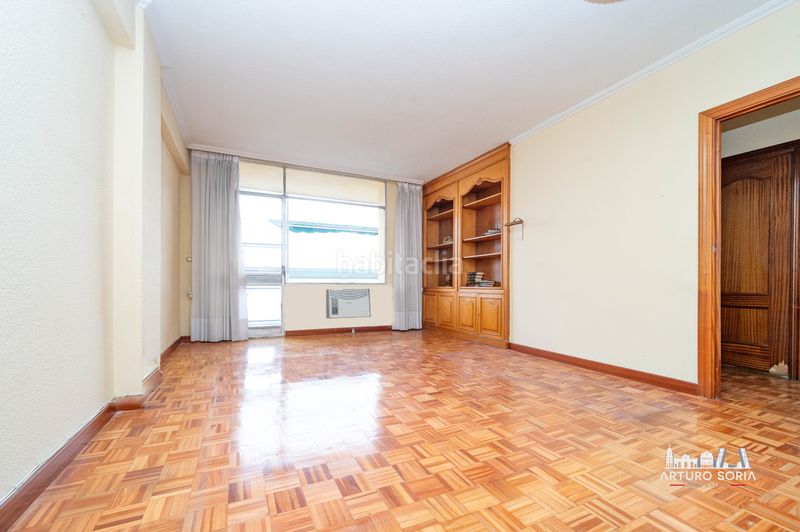 Foto 337c81fb-a74a-4dd5-b320-6deedb1e4a4b. Flat with heating in Apóstol Santiago Madrid