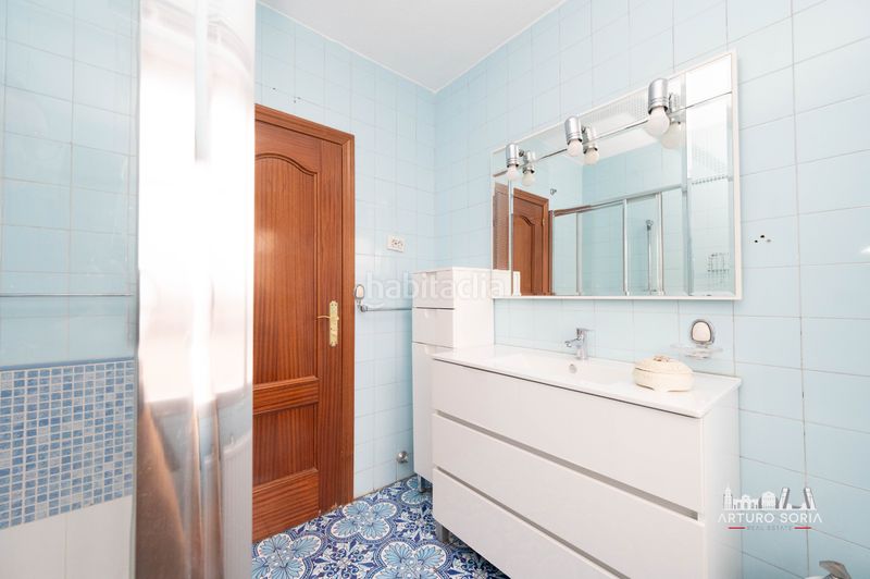 Foto 4b12d7af-a9c6-4f3b-b6b9-ca6f7bde6185. Flat with heating in Apóstol Santiago Madrid