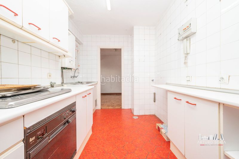 Foto 59396cb1-9bd3-4168-9f85-0296bae5616c. Flat with heating in Apóstol Santiago Madrid