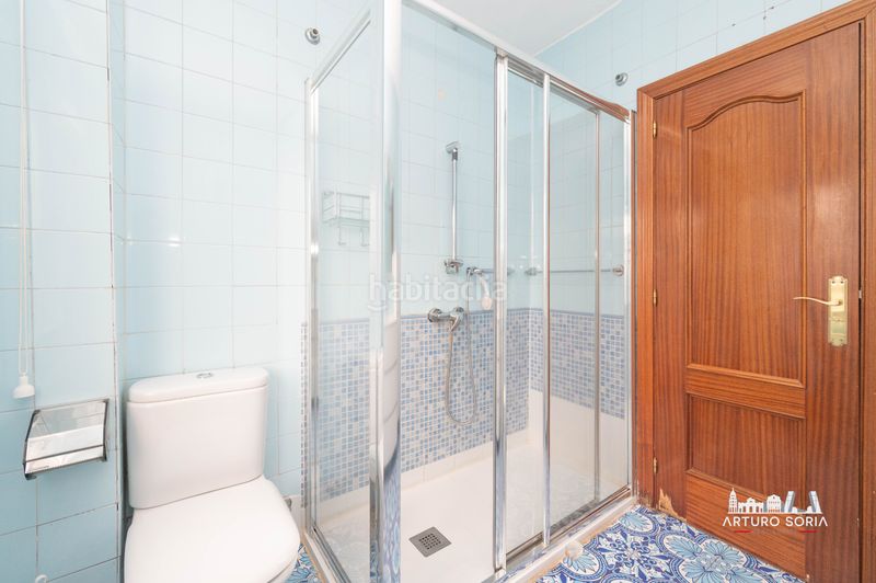 Foto 986b2eb5-85f8-4b1d-84dd-f7422f016933. Flat with heating in Apóstol Santiago Madrid