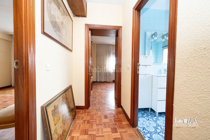 Foto f85dd436-6015-41d9-b8c6-6f0b716c8020. Flat with heating in Apóstol Santiago Madrid