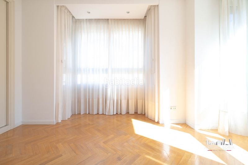 Foto 23b21ee6-f3a4-49f3-8e3a-f0518fd41ed4. Rent flat with heating pool in Pinar del Rey Madrid