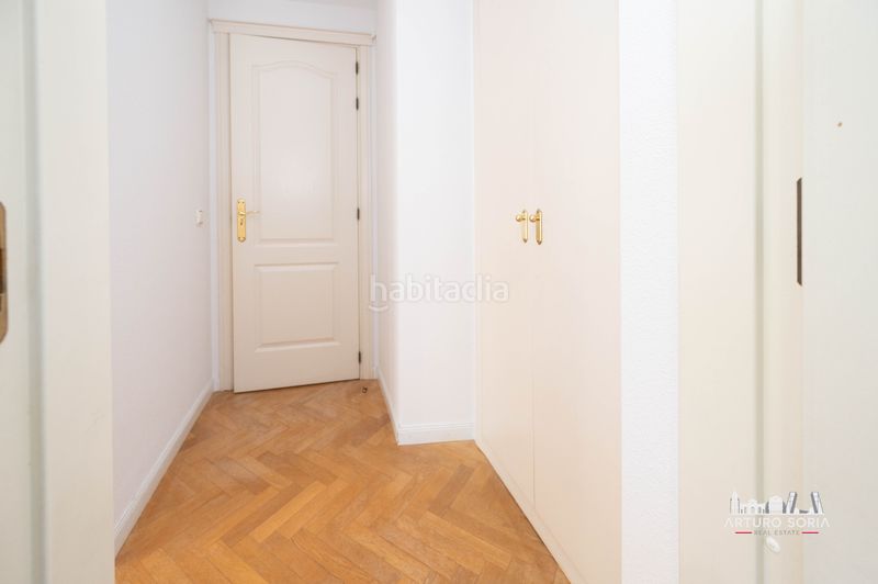 Foto 2b8d7c22-38d3-4fef-8ceb-3d5da6166620. Rent flat with heating pool in Pinar del Rey Madrid