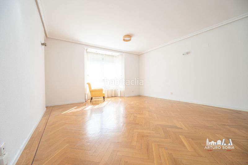 Foto 2f582d47-a429-4caa-8543-cc2b8b0fbd67. Rent flat with heating pool in Pinar del Rey Madrid