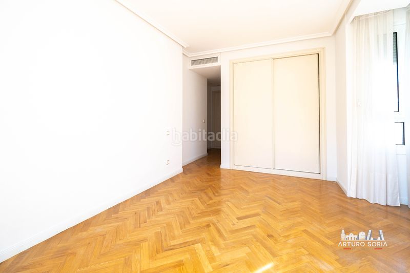 Foto 4864e03e-bec4-4bb1-abd5-b9cd7fcaa2a3. Rent flat with heating pool in Pinar del Rey Madrid