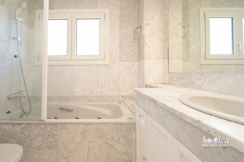 Foto 7a58ffd0-7fe3-4b30-8431-972899d976c7. Rent flat with heating pool in Pinar del Rey Madrid