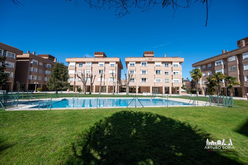 Foto 7b1db18b-9b17-4036-9211-07dd9ae989c2. Rent flat with heating pool in Pinar del Rey Madrid