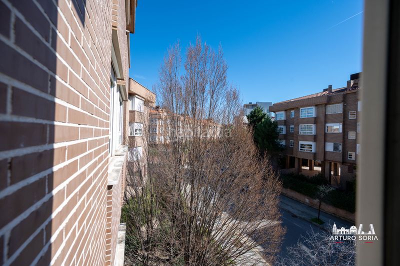 Foto 8510b75e-0109-4387-a67e-d8b455742451. Rent flat with heating pool in Pinar del Rey Madrid