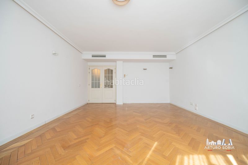 Foto 874eadd4-f250-4dfa-beff-4f1d5be07294. Rent flat with heating pool in Pinar del Rey Madrid