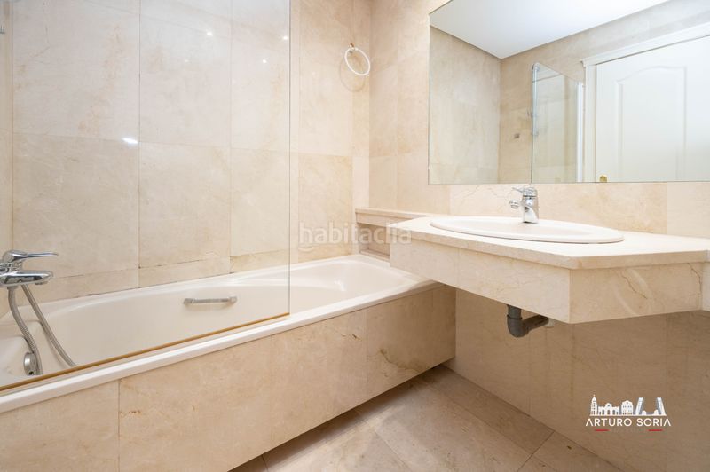 Foto ae98eed0-2a42-4d09-9410-e0a44c32d555. Rent flat with heating pool in Pinar del Rey Madrid