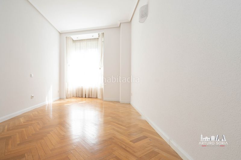 Foto bc3fa479-a7b5-4375-8212-bc3d621855f0. Rent flat with heating pool in Pinar del Rey Madrid