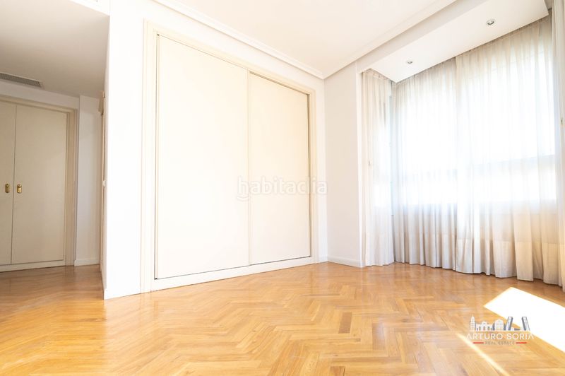 Foto d68ee961-4ca0-4f9a-aa31-7caf92acd7e6. Rent flat with heating pool in Pinar del Rey Madrid