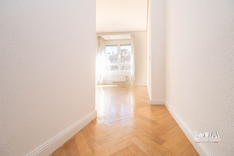 Foto fb20793e-d5f1-4e1d-a8e1-e891c09d92d3. Rent flat with heating pool in Pinar del Rey Madrid