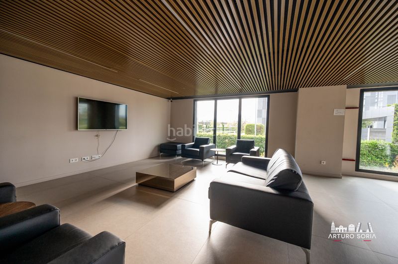 Foto 15cf6b30-114f-4d05-b218-2150a76dafe0. Rent flat with pool in Virgen del Cortijo-Manoteras Madrid