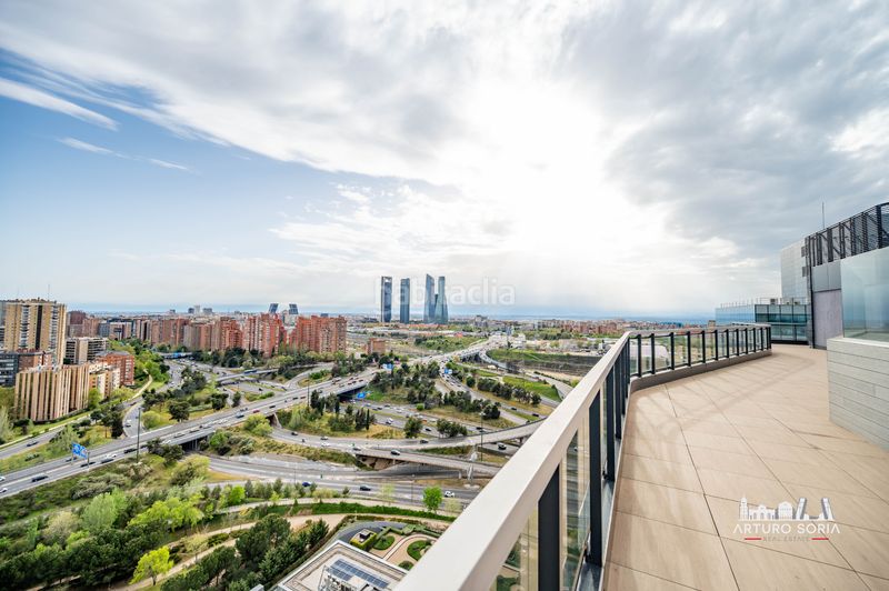 Foto 176dca22-fb0a-4254-ae8f-31dafbdaf859. Rent flat with pool in Virgen del Cortijo-Manoteras Madrid