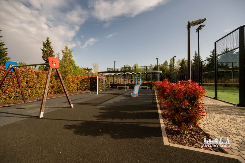 Foto 42c75736-d45c-48a2-83e2-678b3b47e61c. Rent flat with pool in Virgen del Cortijo-Manoteras Madrid