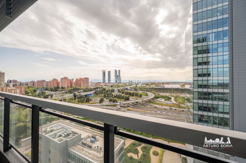 Foto 56d4de5d-283f-4eb7-9367-df55b191f682. Rent flat with pool in Virgen del Cortijo-Manoteras Madrid