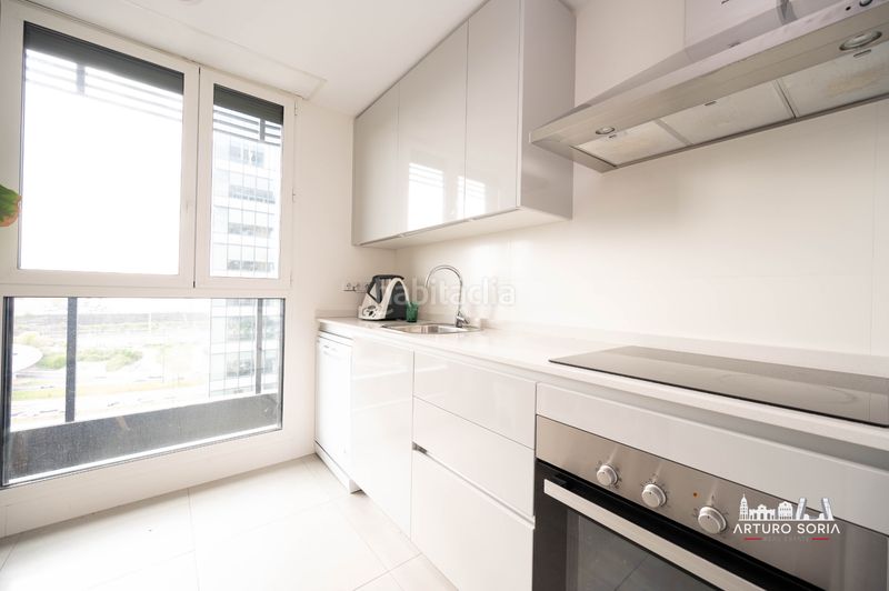 Foto 696f1209-032e-49b0-b92f-6a5926a7f272. Rent flat with pool in Virgen del Cortijo-Manoteras Madrid