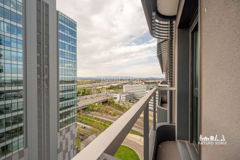 Foto 71d175ab-20b2-414e-835f-9f01ee932893. Rent flat with pool in Virgen del Cortijo-Manoteras Madrid