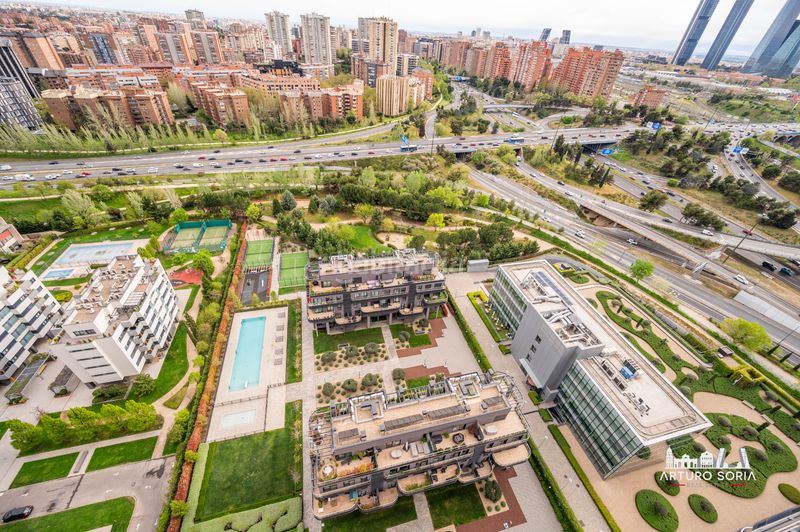 Foto 75fdd2d9-ce61-4e61-a662-ec6da0f276aa. Rent flat with pool in Virgen del Cortijo-Manoteras Madrid