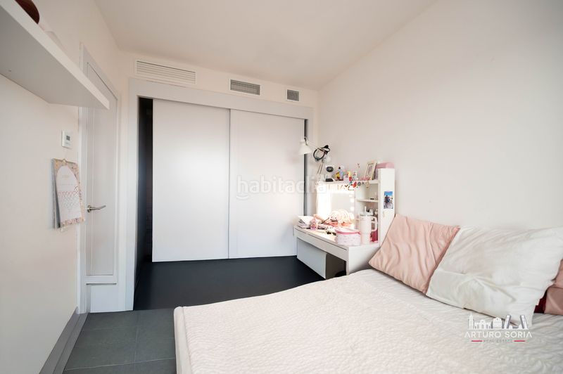 Foto 8cd3d7c9-11c5-4413-91da-fe50ccf71440. Rent flat with pool in Virgen del Cortijo-Manoteras Madrid