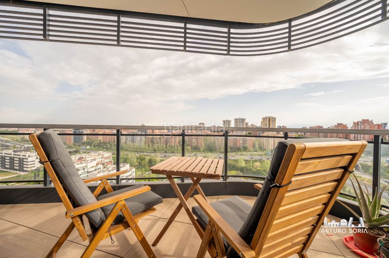 Foto a23f7956-2b1d-4935-842a-6bb93e696fe0. Rent flat with pool in Virgen del Cortijo-Manoteras Madrid