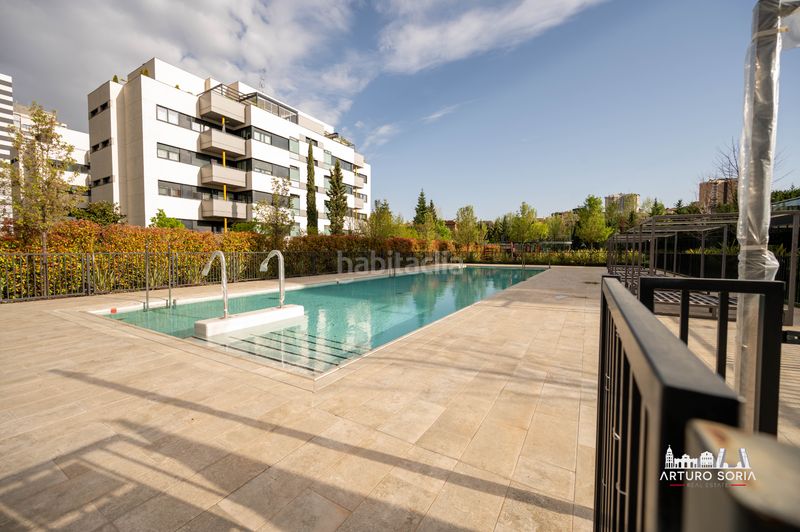 Foto b2b34ccd-0797-42d8-b8dc-895ee7f6238a. Rent flat with pool in Virgen del Cortijo-Manoteras Madrid