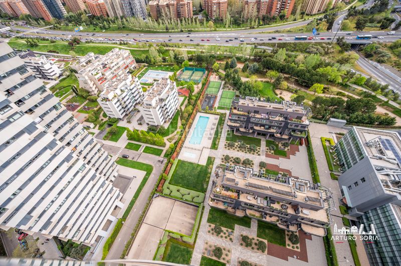 Foto c87522ca-67fd-43db-a4f6-76fbd04b9c72. Rent flat with pool in Virgen del Cortijo-Manoteras Madrid