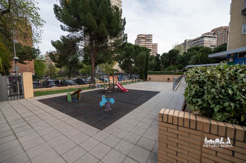 Foto 21beef16-570d-483a-8d50-f94eeaba8be4. Lloguer pis amb piscina a Costillares Madrid