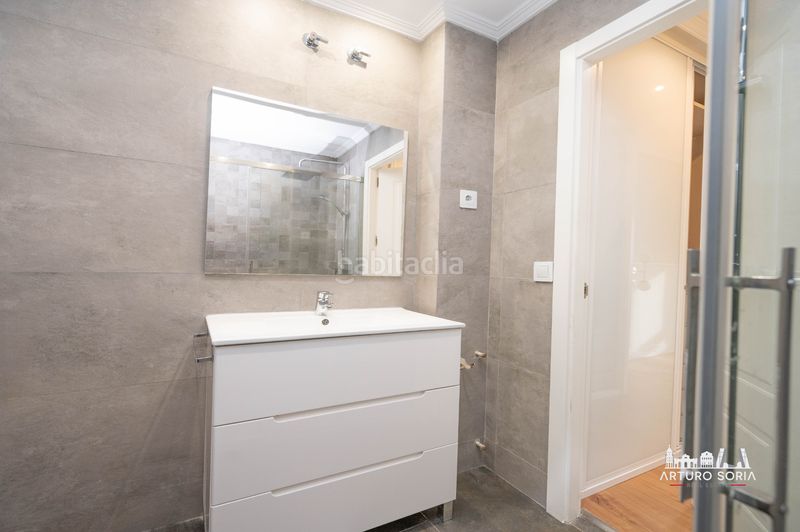 Foto b13778ee-1d39-442c-a144-37873eaf96e2. Lloguer pis amb piscina a Costillares Madrid