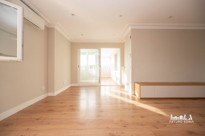 Foto d803defa-b14c-4135-b416-dc851368d684. Lloguer pis amb piscina a Costillares Madrid