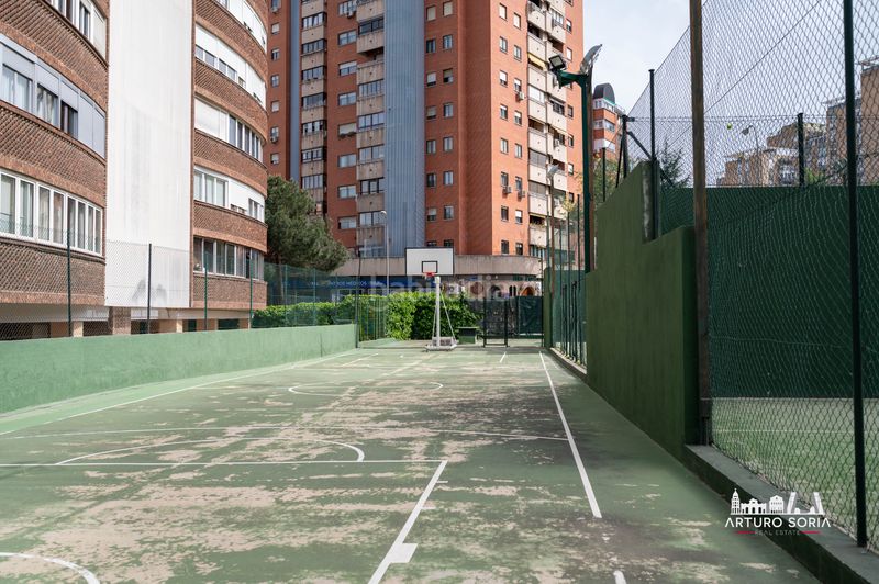 Foto 955c2795-9436-424f-b20f-d3b88e1b9dba. Rent flat with fireplace pool in Costillares Madrid