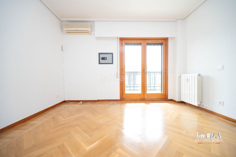 Foto e3a16305-20d3-4ff5-8bd5-c979e53ffbac. Rent flat with fireplace pool in Costillares Madrid