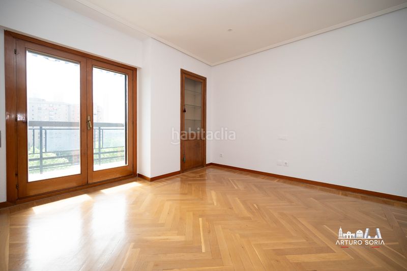 Foto fcbde46b-41c4-4167-81a9-edcd827980a1. Rent flat with fireplace pool in Costillares Madrid